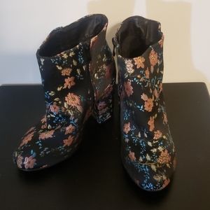 Silk Floral Booties (sz 10W)
